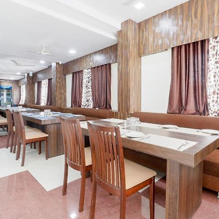 Capital O 63158 Hotel Om Sai Ram Chhatarpur Exterior foto